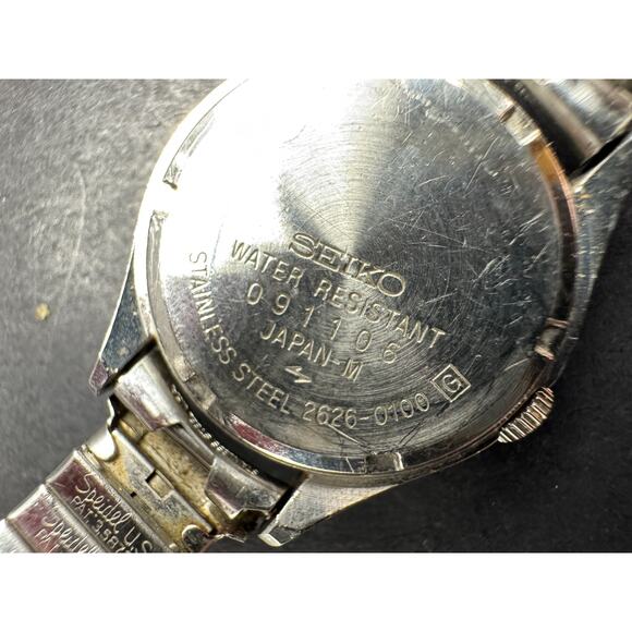 Seiko Quartz Vintage Watch Day-Date English/Japanese Dial 21.7mm Silver Tone
